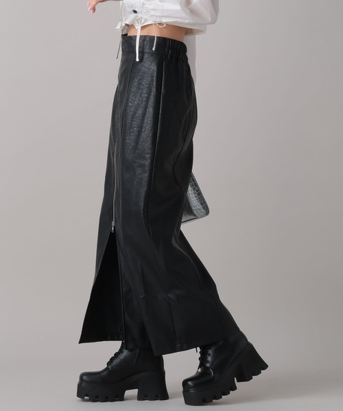 FOREVER 21(フォーエバー トゥエンティーワン)の「【2024FW】フェイクレザージップスカート(スカート・レディース・ブラウン/ブラック・SMALL/MEDIUM)」の12枚目の写真