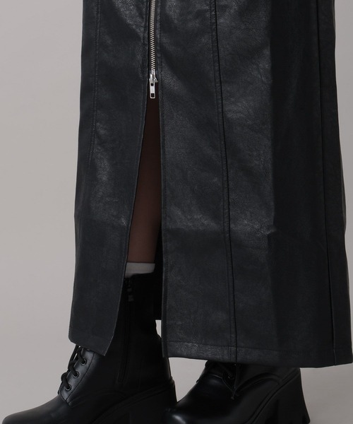 FOREVER 21(フォーエバー トゥエンティーワン)の「【2024FW】フェイクレザージップスカート(スカート・レディース・ブラウン/ブラック・SMALL/MEDIUM)」の3枚目の写真