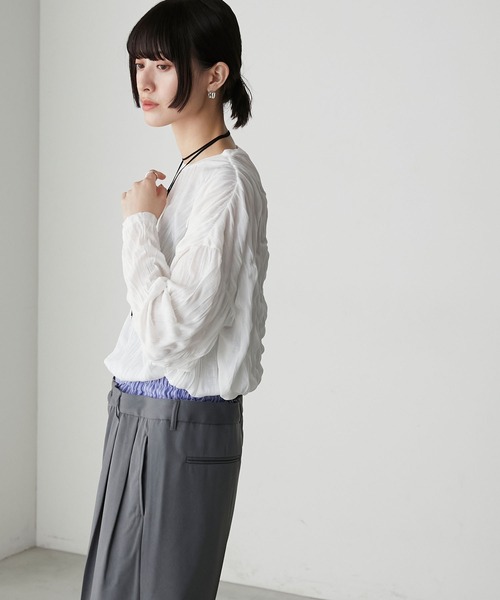 forksy.（フォルクシー）の「【forksy.】ワッシャー加工サイドスリットシアーロンT（Tシャツ/カットソー・レディース・ブラック/オフホワイト/ブルー・FREE）」の9枚目の写真