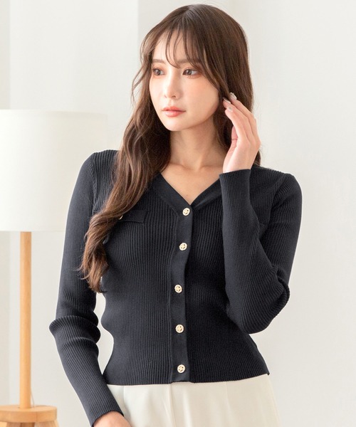 Julia Boutique（ジュリアブティック）の「ゴールドボタンVネックニットカーディガン（カーディガン/ボレロ・レディース・ネイビー/バーガンディー/ブラック・ONE）」の18枚目の写真