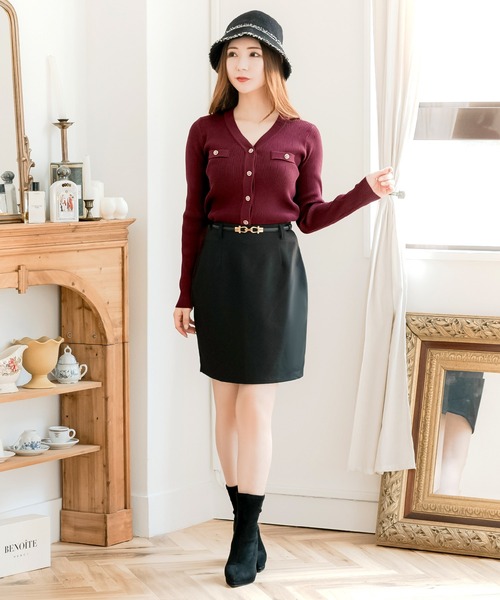 Julia Boutique（ジュリアブティック）の「ゴールドボタンVネックニットカーディガン（カーディガン/ボレロ・レディース・ネイビー/バーガンディー/ブラック・ONE）」の16枚目の写真