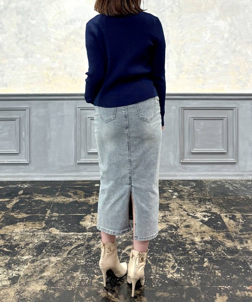 Julia Boutique（ジュリアブティック）の「ゴールドボタンVネックニットカーディガン（カーディガン/ボレロ・レディース・ネイビー/バーガンディー/ブラック・ONE）」の17枚目の写真