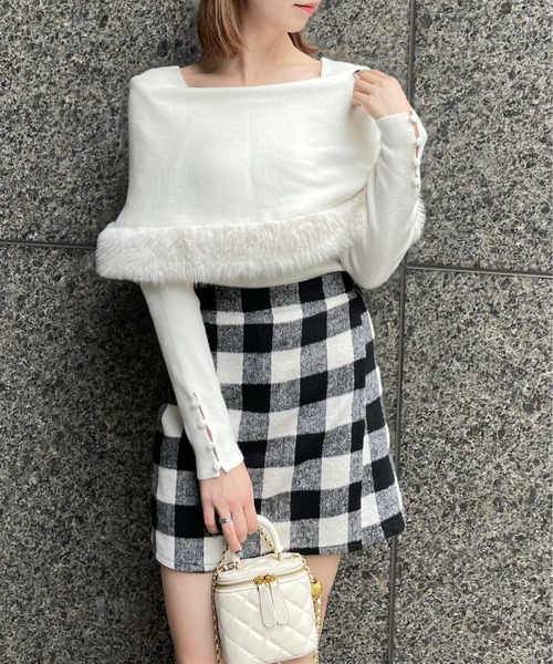 clear（クリア）の「ケープファーニットトップス [大人キレイめ 細見え エレガンススタイル]≪再入荷≫（ニット/セーター・レディース・アイボリー/ブラック/グレー・F）」の4枚目の写真