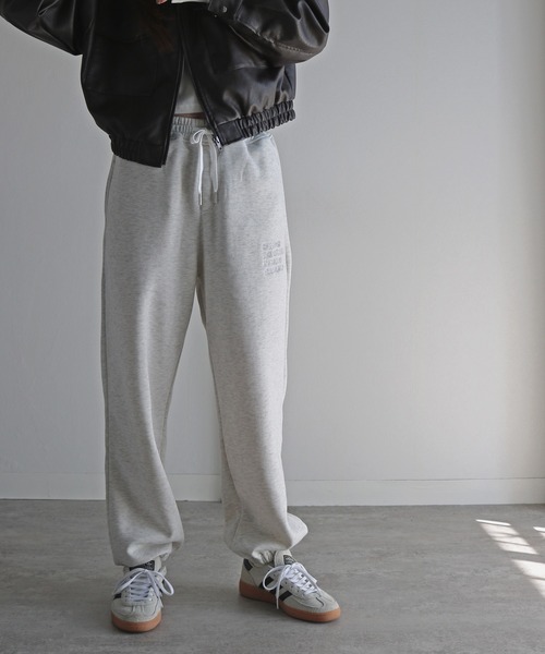 COURO（コウロ）の「ＨＡＬ×ＣＯＵＲＯ　エンブロイダリースウェットパンツ（スウェットパンツ・レディース・オートミール/ネイビー/ブラック/グレー・M/L）」の16枚目の写真