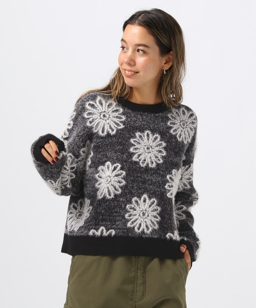 BAYFLOW（ベイフロー）の「[ストレッチ性のあるニット]フラワージャガードプルオーバー（ニット/セーター・レディース・ベージュ/グレー/ブラック・FREE）」の2枚目の写真