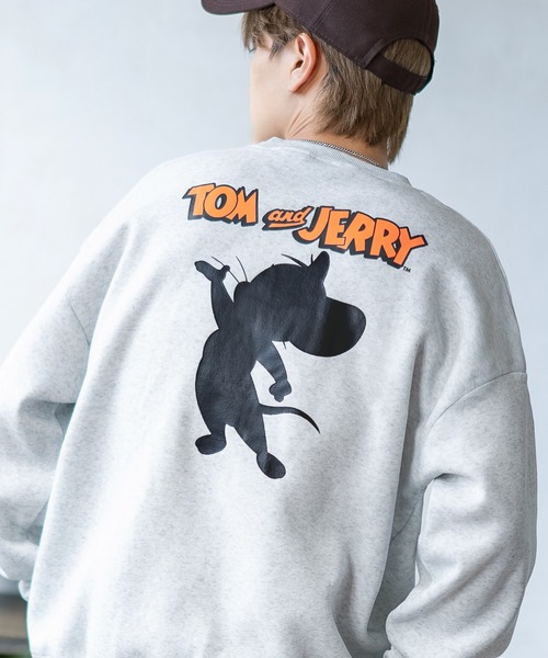 Tom＆Jerry（トムアンドジェリー）の「【TOM&JERRY】コットンタッチ 裏起毛 スウェットトレーナー（スウェット・メンズ・A/F/E/D/C/L/K/I/G/B/J/H/O/Q/M/N/P/R・X-LARGE/LARGE/MEDIUM）」の2枚目の写真