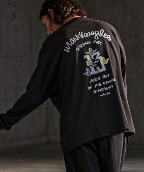 Mark Gonzales(マーク・ゴンザレス)の「【WEB・直営店限定】MARK GONZALES ARTWORK COLLECTION(マーク ゴンザレス)バックプリントロングTシャツ/4type/4colors(Tシャツ/カットソー・メンズ・ベージュ系4/ホワイト系4/ブラック系1/ブラック系3/グレー系1/ベージュ系2/ホワイト系3/ブラック系2/ブラック系4/ベージュ系1/ベージュ系3/ホワイト系1/ホワイト系2/グレー系2/グレー系3/グレー系4・M/L/XL)」の7枚目の写真
