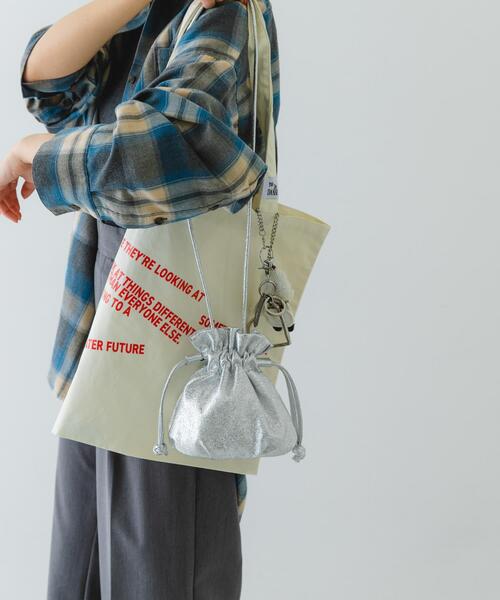 RODE SKO（ロデスコ）の「メタリックドロストショルダーバッグ（ショルダーバッグ・レディース・シルバー系その他/ゴールド/シルバー・ONE）」の2枚目の写真