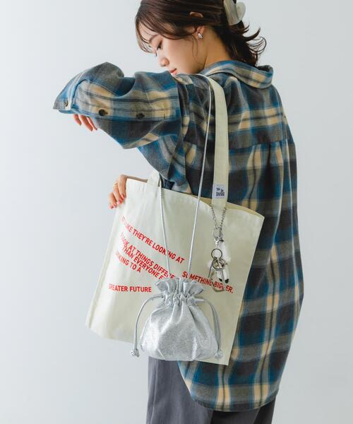 RODE SKO（ロデスコ）の「メタリックドロストショルダーバッグ（ショルダーバッグ・レディース・シルバー系その他/ゴールド/シルバー・ONE）」の8枚目の写真