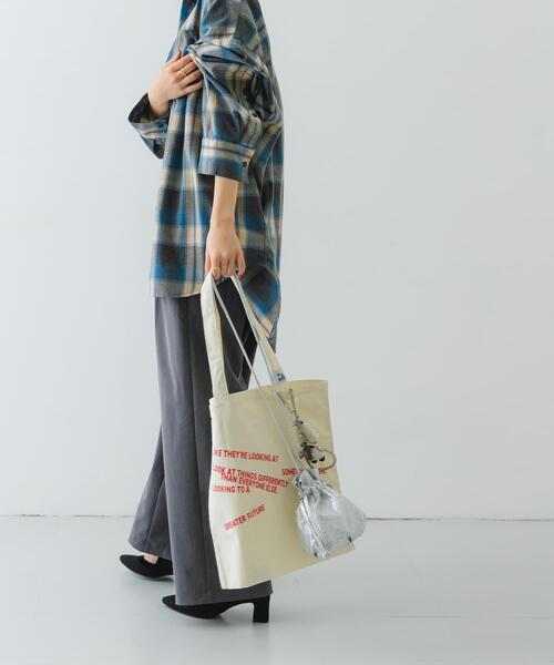 RODE SKO（ロデスコ）の「メタリックドロストショルダーバッグ（ショルダーバッグ・レディース・シルバー系その他/ゴールド/シルバー・ONE）」の16枚目の写真