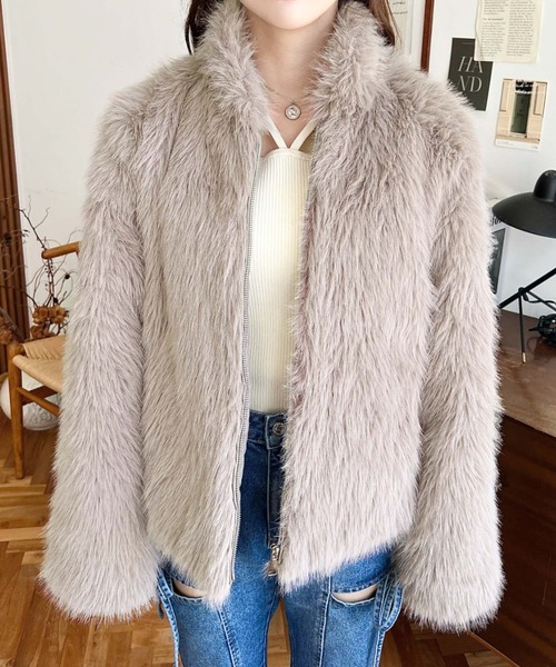 LOULOU select(ルルセレクト)の「スタンドカラーフェイクファーブルゾン(その他アウター・レディース・グレイッシュベージュ・M/L)」の8枚目の写真