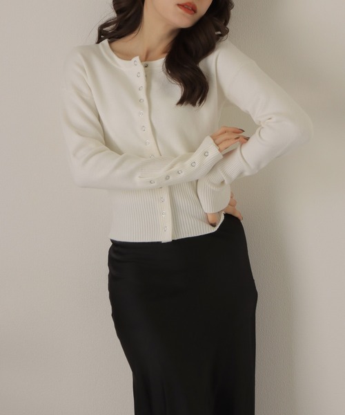 LAULEN（ローレン）の「snap button knit cardigan /リブ切り替え スナップボタン ニット カーディガン（カーディガン/ボレロ・レディース・ホワイト/ブラック/ベージュ・FREE）」の2枚目の写真