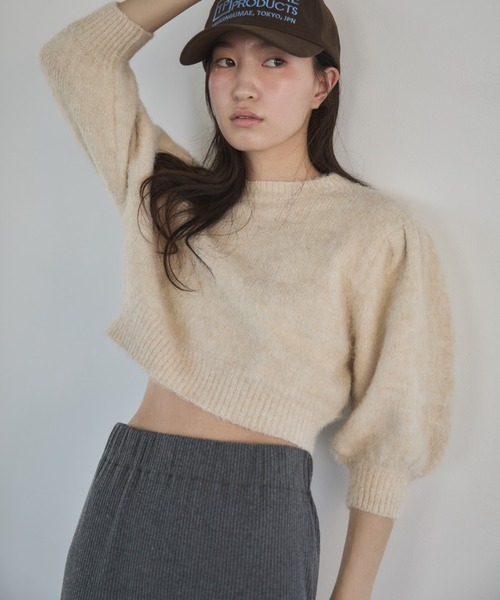 feepur（フェピュール）の「【ハンドウォッシャブル】ウール混起毛パフスリーブクロップドニット（ニット/セーター・レディース・杢グレー/アイボリー/ブラック・MEDIUM）」の2枚目の写真