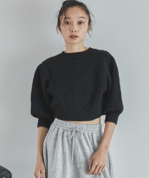 feepur（フェピュール）の「【ハンドウォッシャブル】ウール混起毛パフスリーブクロップドニット（ニット/セーター・レディース・杢グレー/アイボリー/ブラック・MEDIUM）」の3枚目の写真