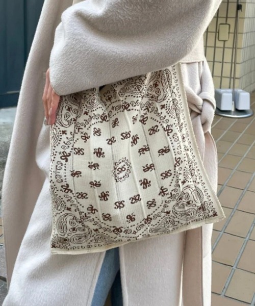 KNT365(ケイエヌティサンロクゴ)の「Knitty Paisley(トートバッグ・レディース・ネイビー/ベージュ/ブラック・FREE)」の4枚目の写真