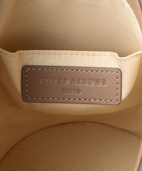 UNITED ARROWS(ユナイテッドアローズ)の「ワンハンドル バケットバッグ(ショルダーバッグ・レディース・ベージュ/ブラック・FREE)」の3枚目の写真