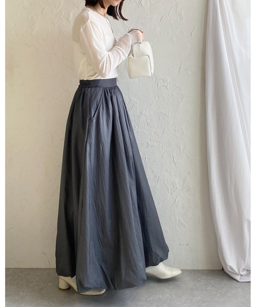 She's Closet(シーズクローゼット)の「ボリュームフレアロングナイロンバルーンスカート(スカート・レディース・アイボリー/チャコールグレー/ブラック・FREE)」の5枚目の写真