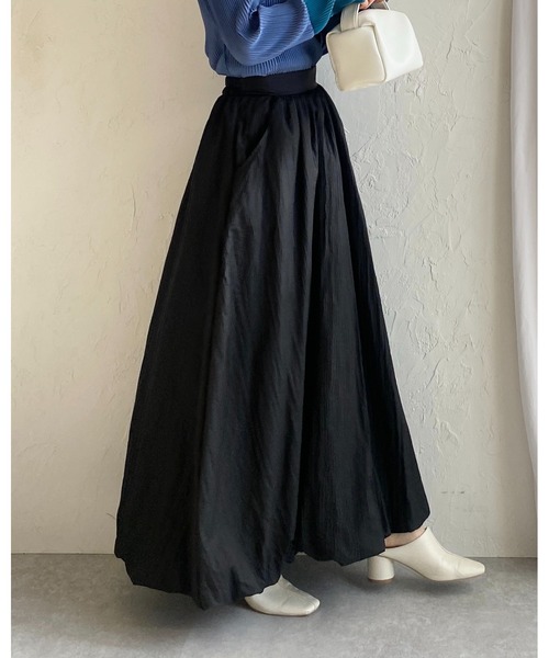 She's Closet(シーズクローゼット)の「ボリュームフレアロングナイロンバルーンスカート(スカート・レディース・アイボリー/チャコールグレー/ブラック・FREE)」の21枚目の写真