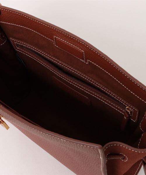 COLE HAAN（コールハーン）の「カリッサショルダーバッグ womens（ショルダーバッグ・レディース・ブラウン・OSFA）」の4枚目の写真