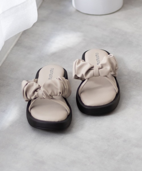 HusHusH（ハッシュアッシュ）の「HusHusH クシュクシュサンダル（サンダル・レディース・アイボリー/ブラック・S/M/L）」の12枚目の写真