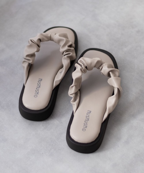 HusHusH（ハッシュアッシュ）の「HusHusH クシュクシュサンダル（サンダル・レディース・アイボリー/ブラック・S/M/L）」の14枚目の写真