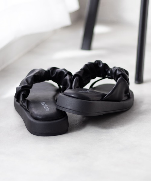 HusHusH（ハッシュアッシュ）の「HusHusH クシュクシュサンダル（サンダル・レディース・アイボリー/ブラック・S/M/L）」の18枚目の写真