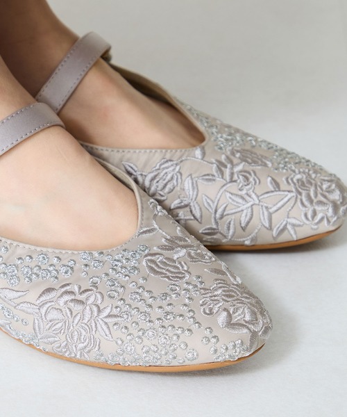 WA ORiental TRaffic（ダブルエーオリエンタルトラフィック）の「フラワー刺繍メリージェーンパンプス/52119（パンプス・レディース・グレー/オレンジ・34/35/36/37/38/39/40/41/42）」の6枚目の写真