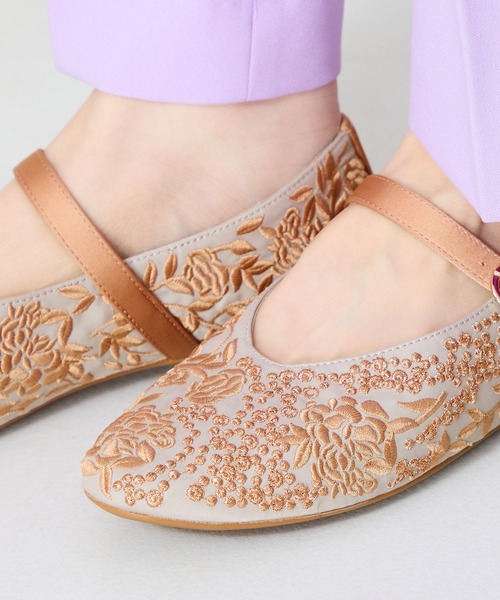 WA ORiental TRaffic（ダブルエーオリエンタルトラフィック）の「フラワー刺繍メリージェーンパンプス/52119（パンプス・レディース・グレー/オレンジ・34/35/36/37/38/39/40/41/42）」の11枚目の写真
