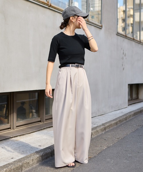 COLONY 2139（コロニートゥーワンスリーナイン）の「ビスコースリブクルー半袖ニット（ニット/セーター・レディース・オフホワイト/ブラック/サンドベージュ/ブラウン・FREE）」の14枚目の写真