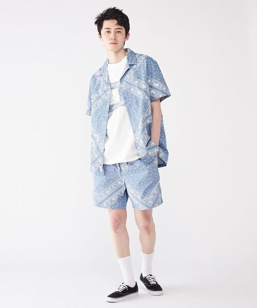 tommy jeans（トミー ジーンズ）の「レギュラーオールオーバープリントショートスリーブシャツ（シャツ/ブラウス・メンズ・ブルー/ホワイト・MEDIUM/LARGE/SMALL/X-LARGE）」の3枚目の写真