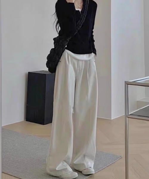 LADY LIKE（レディライク）の「レイヤード風スリットネックカットTシャツ（Tシャツ/カットソー・レディース・ネイビー/グレー/ブラック・M）」の5枚目の写真