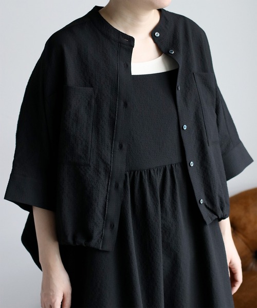 cepo（セポ）の「〈セットアップ対応〉速乾＆涼感 リサイクルポリサッカー バンドカラードルマンスリーブシャツ（シャツ/ブラウス・レディース・オフホワイト/ブラック/ブラック×ホワイト・M）」の21枚目の写真