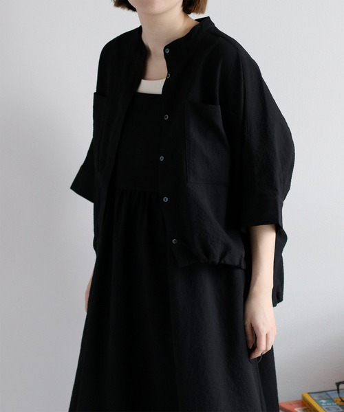 cepo（セポ）の「〈セットアップ対応〉速乾＆涼感 リサイクルポリサッカー バンドカラードルマンスリーブシャツ（シャツ/ブラウス・レディース・オフホワイト/ブラック/ブラック×ホワイト・M）」の15枚目の写真