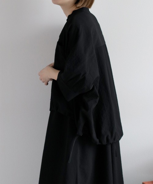 cepo（セポ）の「〈セットアップ対応〉速乾＆涼感 リサイクルポリサッカー バンドカラードルマンスリーブシャツ（シャツ/ブラウス・レディース・オフホワイト/ブラック/ブラック×ホワイト・M）」の17枚目の写真