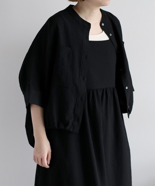 cepo（セポ）の「〈セットアップ対応〉速乾＆涼感 リサイクルポリサッカー バンドカラードルマンスリーブシャツ（シャツ/ブラウス・レディース・オフホワイト/ブラック/ブラック×ホワイト・M）」の20枚目の写真