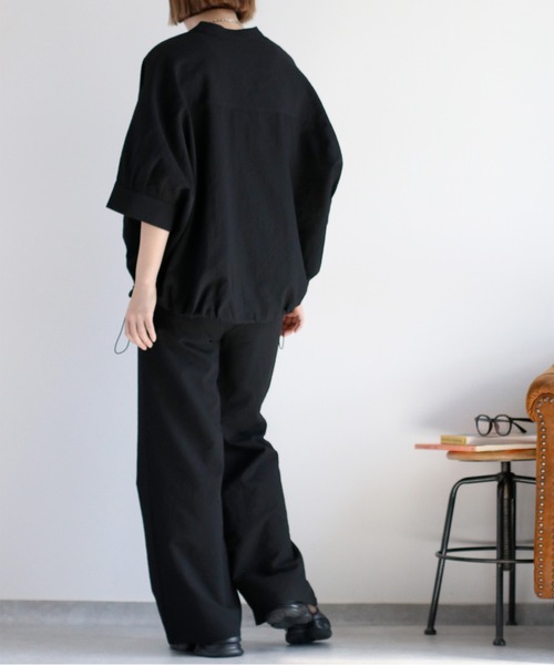 cepo（セポ）の「〈セットアップ対応〉速乾＆涼感 リサイクルポリサッカー バンドカラードルマンスリーブシャツ（シャツ/ブラウス・レディース・オフホワイト/ブラック/ブラック×ホワイト・M）」の9枚目の写真