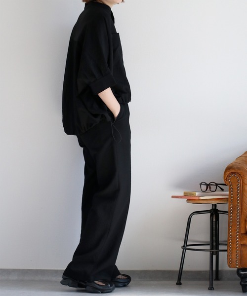 cepo（セポ）の「〈セットアップ対応〉速乾＆涼感 リサイクルポリサッカー バンドカラードルマンスリーブシャツ（シャツ/ブラウス・レディース・オフホワイト/ブラック/ブラック×ホワイト・M）」の10枚目の写真