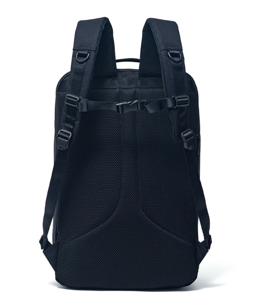 BEAMS DESIGN(ビームス デザイン)の「BEAMSDESIGN(ビームスデザイン)ROUTINE バックパック(L)(バックパック/リュック・メンズ・ブラック/レッド・FREE)」の5枚目の写真