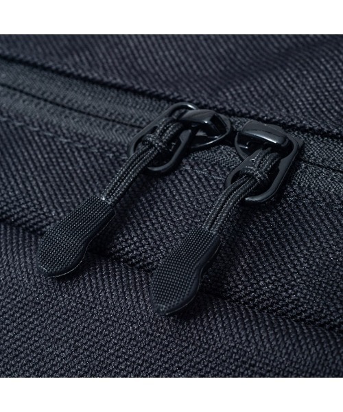 BEAMS DESIGN(ビームス デザイン)の「BEAMSDESIGN(ビームスデザイン)ROUTINE バックパック(L)(バックパック/リュック・メンズ・ブラック/レッド・FREE)」の20枚目の写真