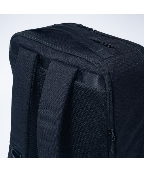 BEAMS DESIGN(ビームス デザイン)の「BEAMSDESIGN(ビームスデザイン)ROUTINE バックパック(L)(バックパック/リュック・メンズ・ブラック/レッド・FREE)」の13枚目の写真