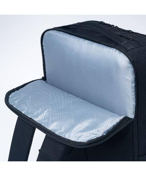 BEAMS DESIGN(ビームス デザイン)の「BEAMSDESIGN(ビームスデザイン)ROUTINE バックパック(L)(バックパック/リュック・メンズ・ブラック/レッド・FREE)」の15枚目の写真