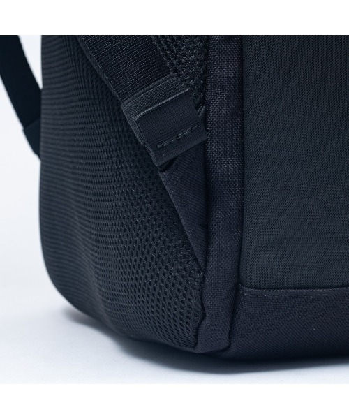 BEAMS DESIGN(ビームス デザイン)の「BEAMSDESIGN(ビームスデザイン)ROUTINE バックパック(L)(バックパック/リュック・メンズ・ブラック/レッド・FREE)」の19枚目の写真