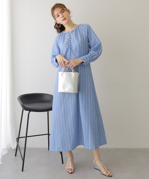 LAULEN(ローレン)の「stripe volume sleeve long dress /ストライプ柄 ノーカラー ボリュームスリーブ ロングワンピース(ワンピース・レディース・ブルー/ホワイト・FREE)」の1枚目の写真