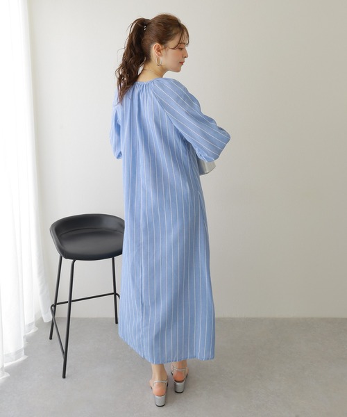 LAULEN(ローレン)の「stripe volume sleeve long dress /ストライプ柄 ノーカラー ボリュームスリーブ ロングワンピース(ワンピース・レディース・ブルー/ホワイト・FREE)」の5枚目の写真