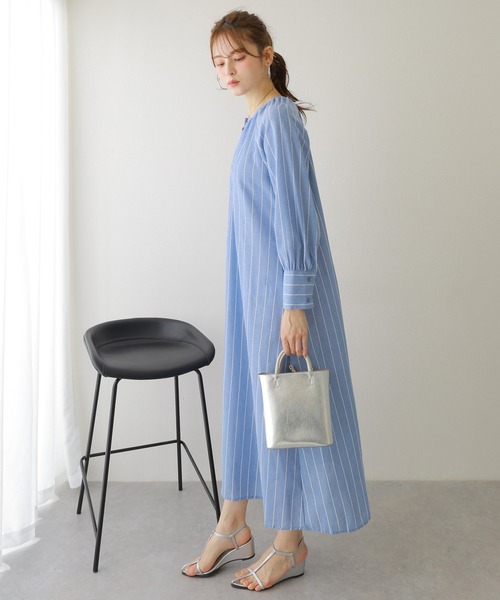 LAULEN(ローレン)の「stripe volume sleeve long dress /ストライプ柄 ノーカラー ボリュームスリーブ ロングワンピース(ワンピース・レディース・ブルー/ホワイト・FREE)」の6枚目の写真