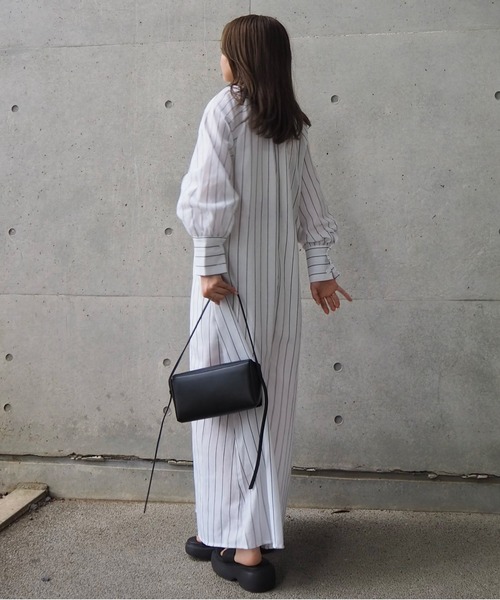 LAULEN(ローレン)の「stripe volume sleeve long dress /ストライプ柄 ノーカラー ボリュームスリーブ ロングワンピース(ワンピース・レディース・ブルー/ホワイト・FREE)」の10枚目の写真