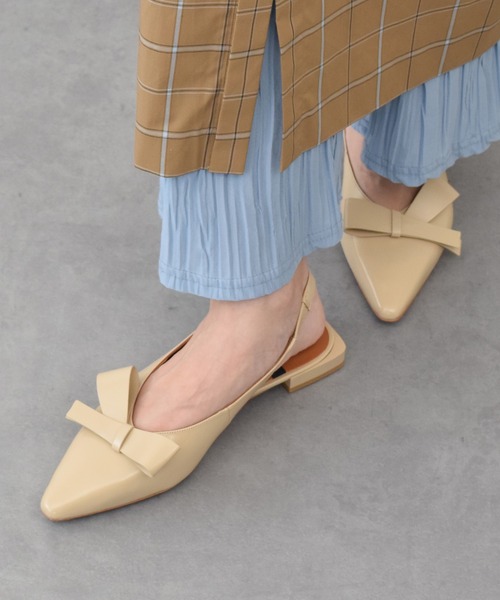 ANGEL ALARCON(アンヘルアラルコン)の「【ANGEL ALARCON】ポインテッドトウローヒールリボンパンプス(D51304)(パンプス・レディース・ブラック/ベージュ・36/37/38/39/35)」の1枚目の写真