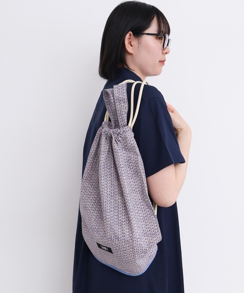 I am I in fact...（アイアムアイインファクト）の「BASKET print ナップサック（バックパック/リュック・レディース・ブラウン/ブルー・FREE）」の10枚目の写真