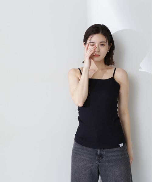 NATURAL BEAUTY BASIC(ナチュラルビューティーベーシック)の「◇【Oggi掲載】カップインバックシャンキャミソール(キャミソール・レディース・ブラウン/オフホワイト/ブラック・MEDIUM/SMALL)」の5枚目の写真