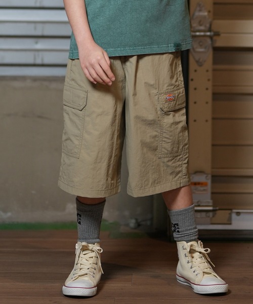 Dickies（ディッキーズ）の「Dickies/ディッキーズ DK MS WIDE CARGO SHORTS キッズ ショーツ 81220400（その他パンツ・キッズ・ブラック/ベージュ/チャコール・150cm/160cm/140cm/130cm）」の5枚目の写真
